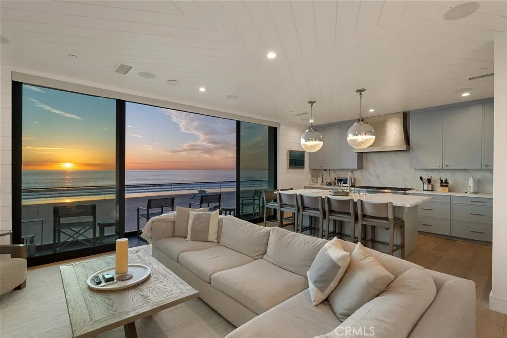 2200 The Strand B, Manhattan Beach, California 90266 home-pic-4