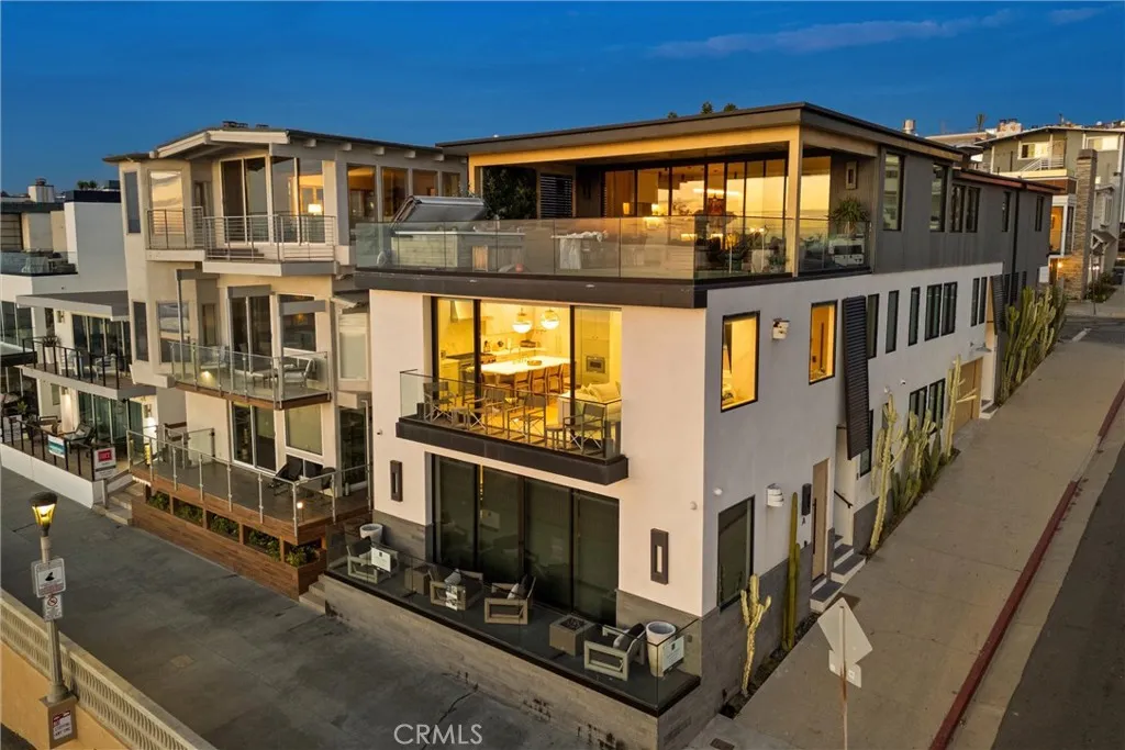 2200 The Strand B, Manhattan Beach, California 90266 home-pic-1