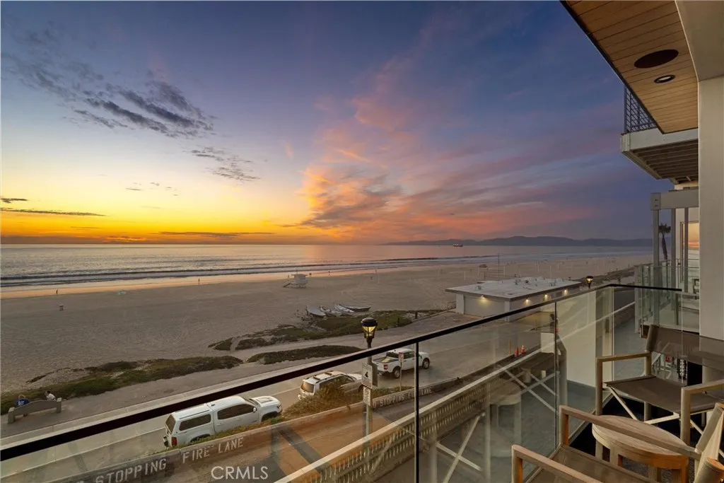 2200 The Strand B, Manhattan Beach, California 90266 home-pic-5