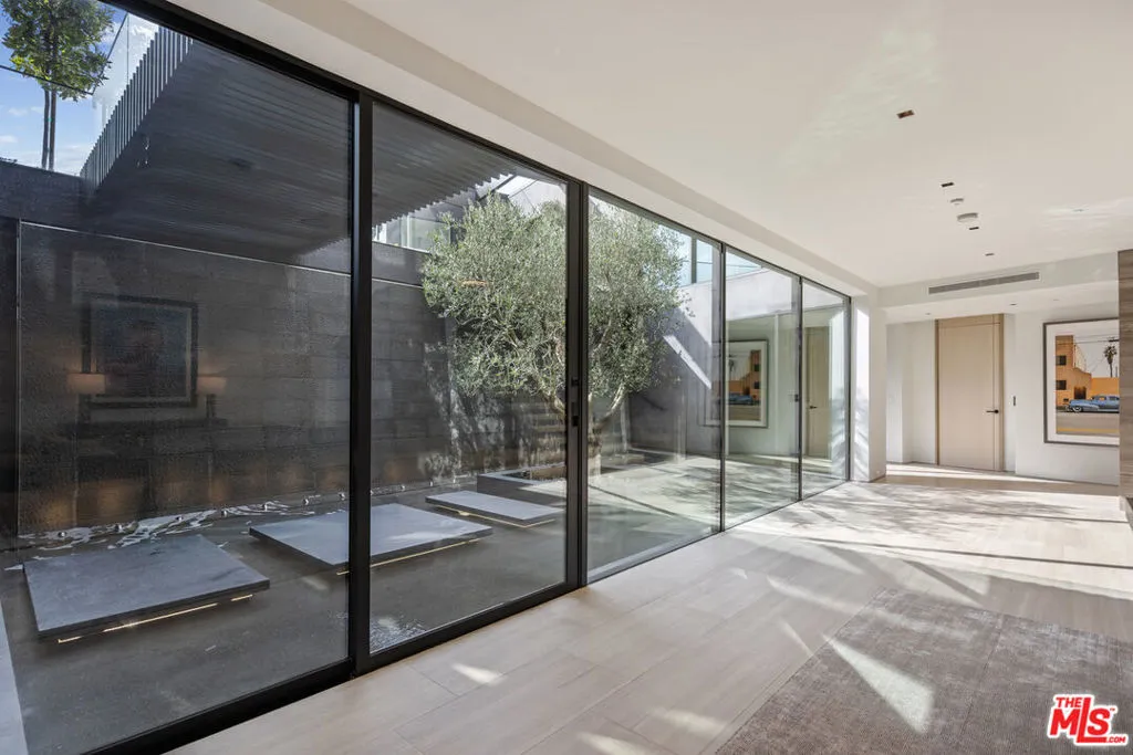 615 N Faring Road, Los Angeles, California 90077 home-pic-19