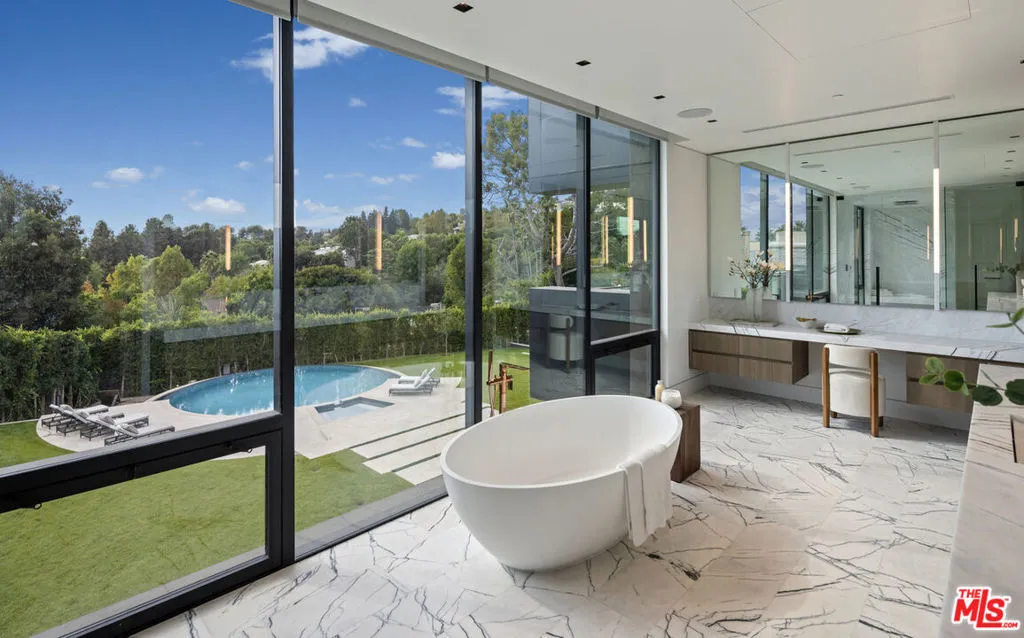 615 N Faring Road, Los Angeles, California 90077 home-pic-15