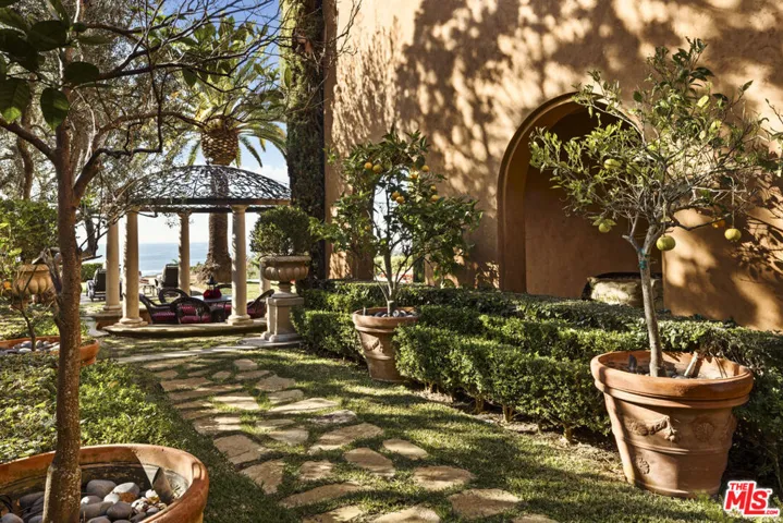 28 Deep Sea, Newport Coast, California 92657