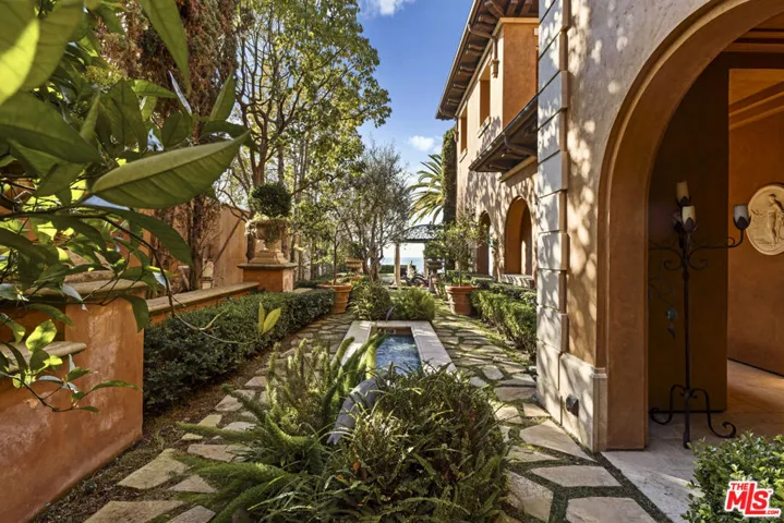 28 Deep Sea, Newport Coast, California 92657