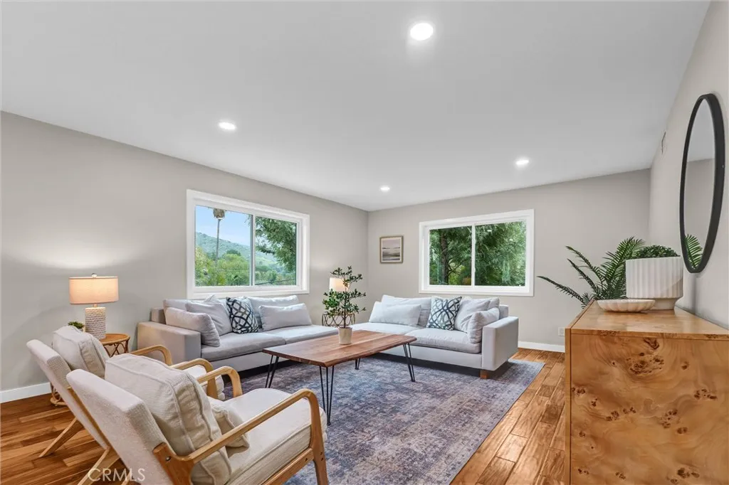 9907 Shadow Hills Drive, Los Angeles, California 91040 home-pic-8