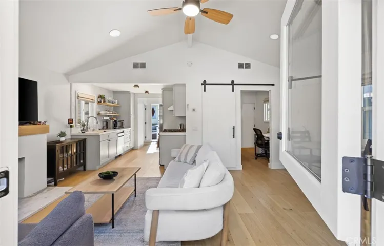 389 Park, Laguna Beach, California 92651