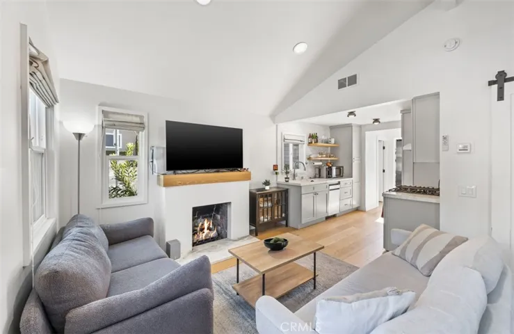 389 Park, Laguna Beach, California 92651