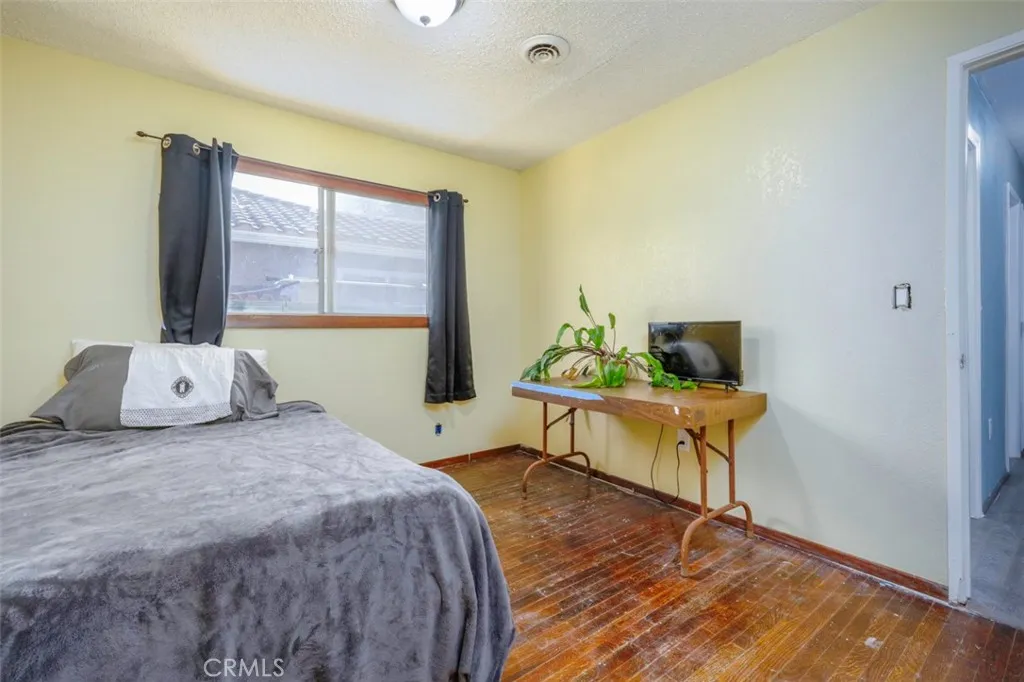 674 Senate Street, Costa Mesa, California 92627 home-pic-21