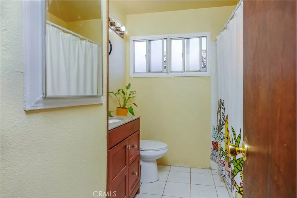 674 Senate Street, Costa Mesa, California 92627 home-pic-24