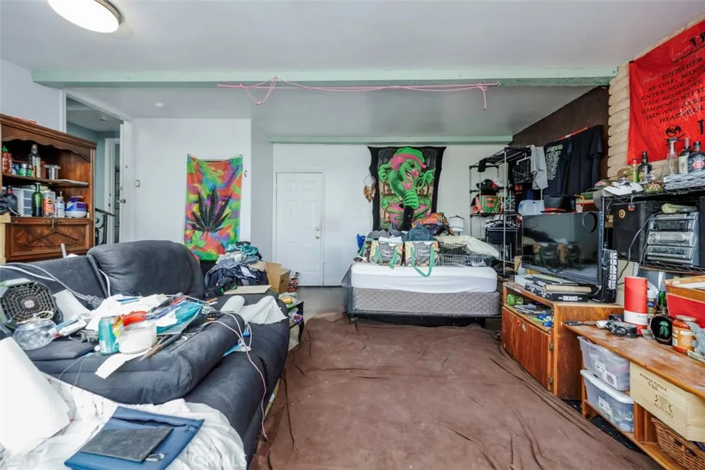 674 Senate Street, Costa Mesa, California 92627 home-pic-16