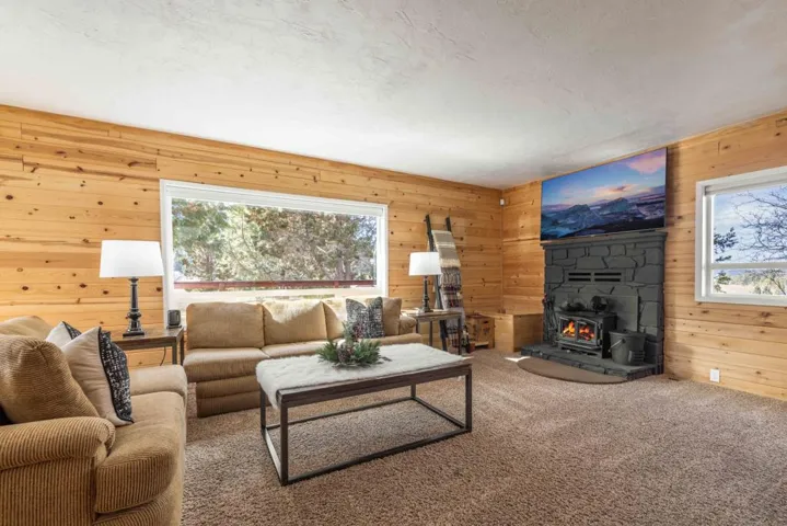 Livingroom1-