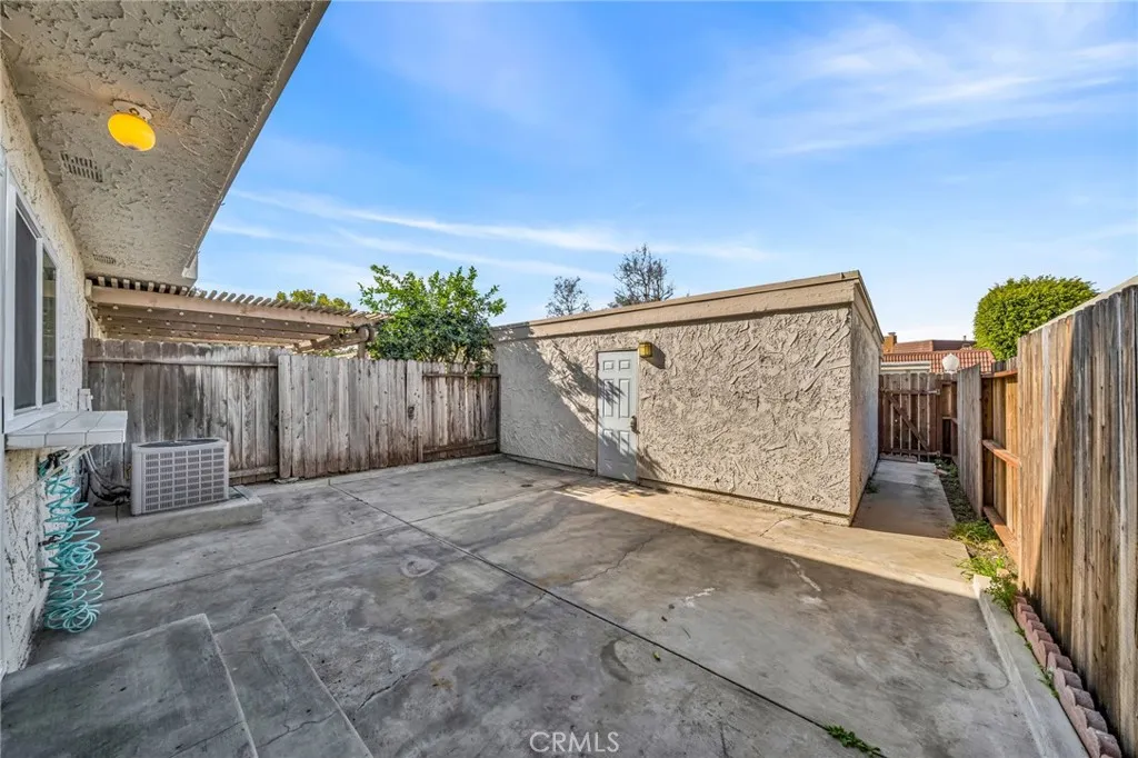 6842 Amelia Way, Cypress, California 90630 home-pic-33