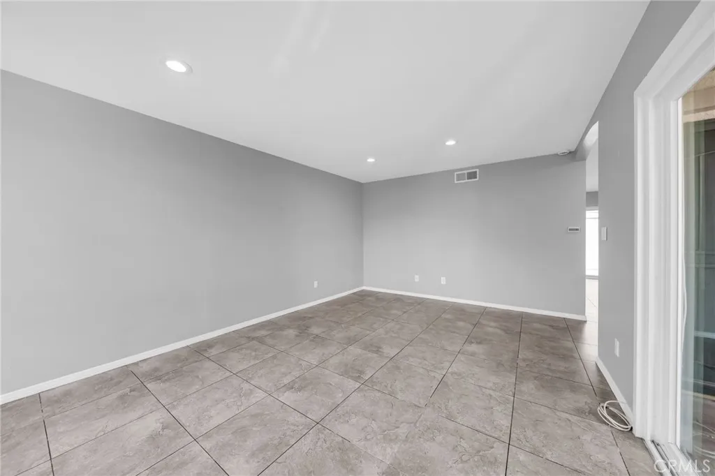 6842 Amelia Way, Cypress, California 90630 home-pic-14