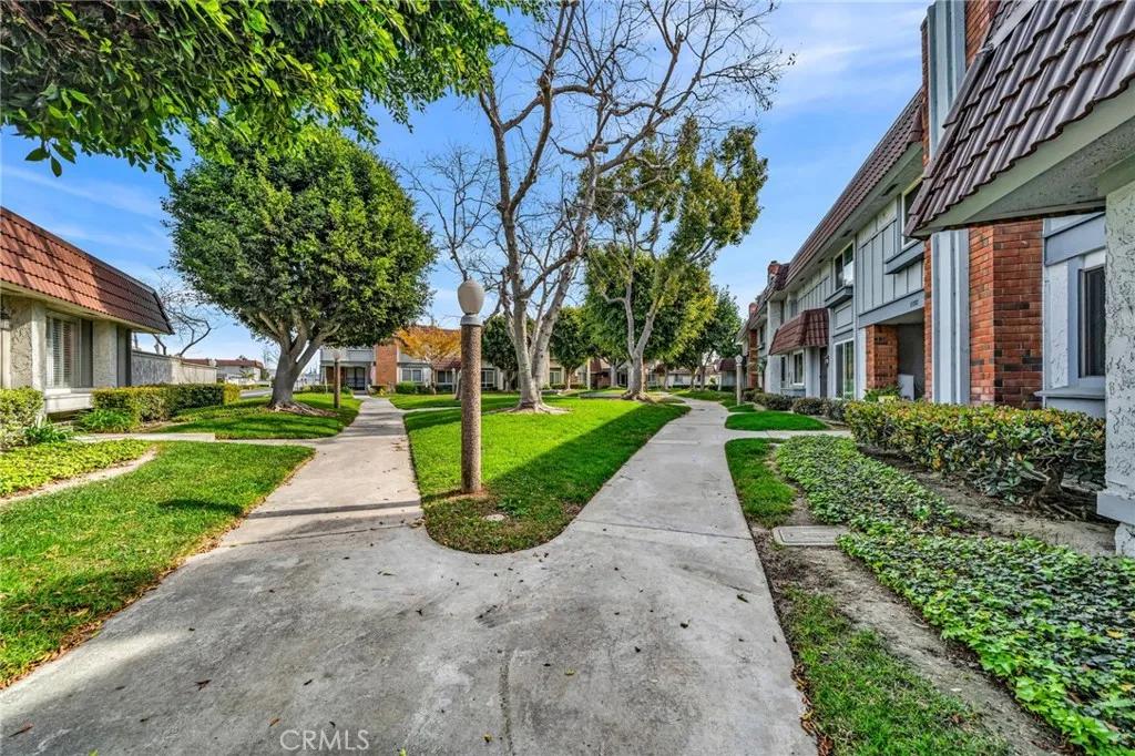 6842 Amelia Way, Cypress, California 90630 home-pic-46