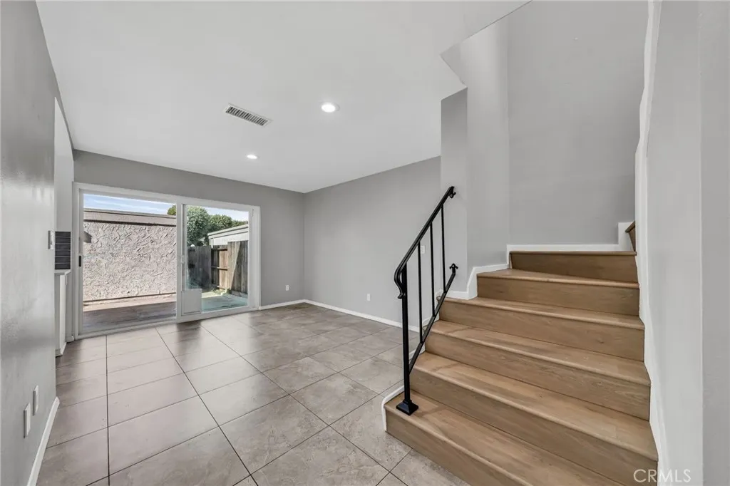 6842 Amelia Way, Cypress, California 90630 home-pic-16