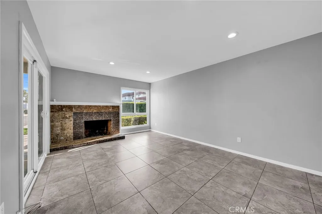 6842 Amelia Way, Cypress, California 90630 home-pic-12