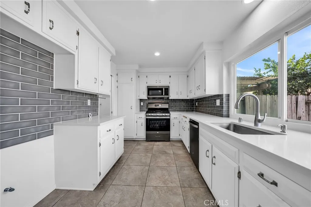 6842 Amelia Way, Cypress, California 90630 home-pic-7