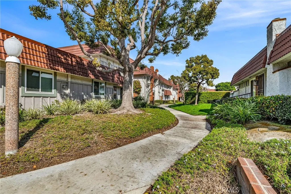 6842 Amelia Way, Cypress, California 90630 home-pic-45