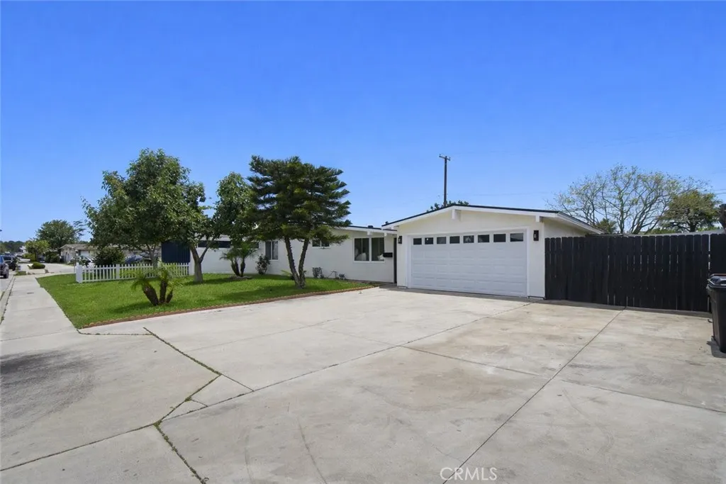 11411 Woodbury, Garden Grove, California 92843 home-pic-4