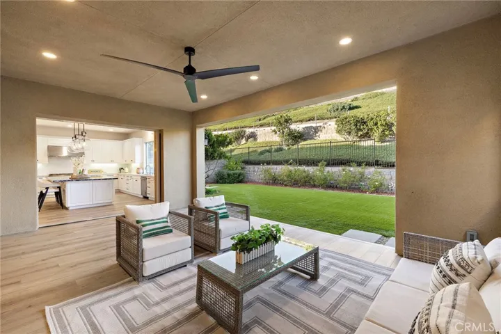 Indoor-outdoor California room 
