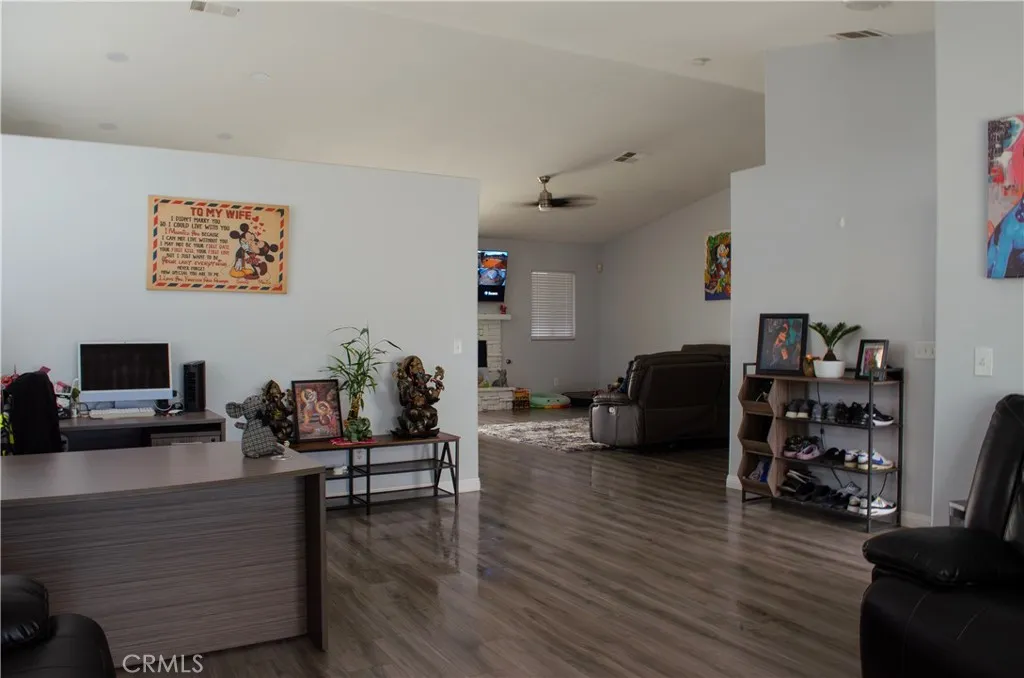 13250 Ivanpah Road, Apple Valley, California 92308 home-pic-15