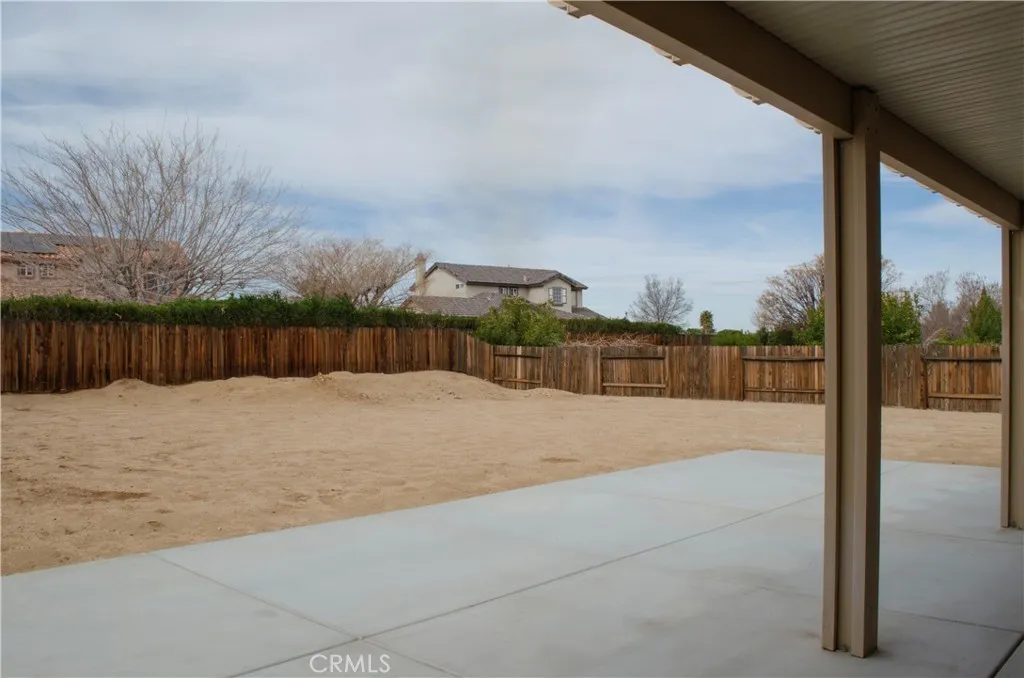 13250 Ivanpah Road, Apple Valley, California 92308 home-pic-7