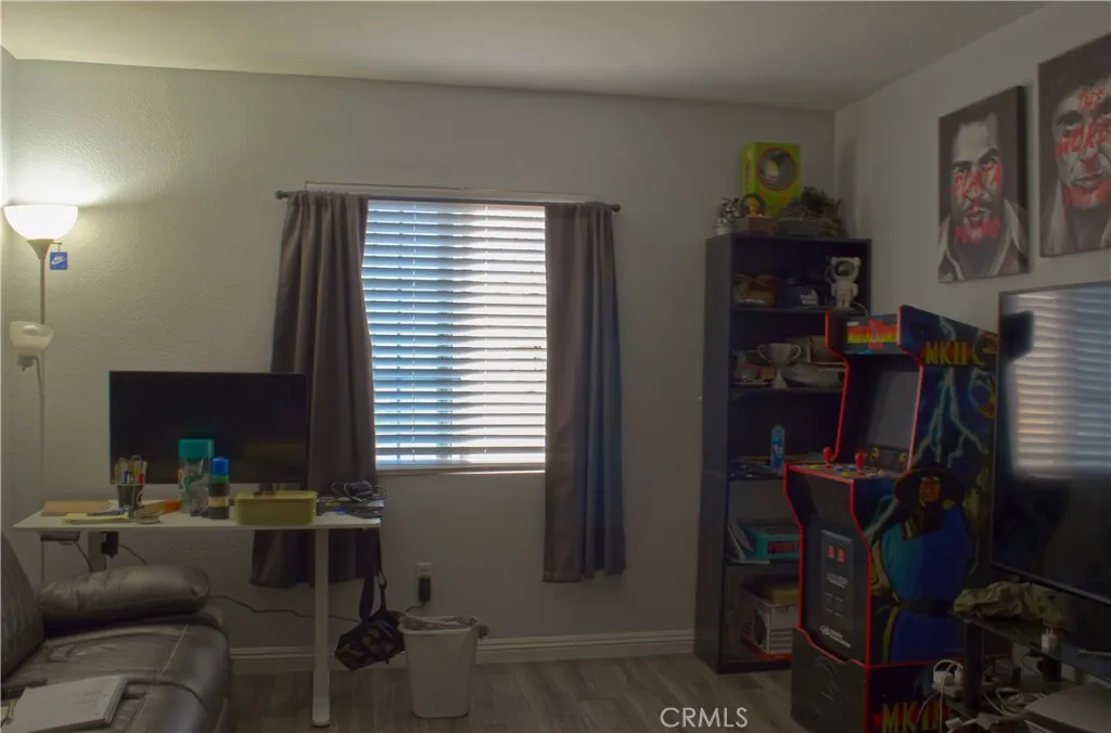 13250 Ivanpah Road, Apple Valley, California 92308 home-pic-24