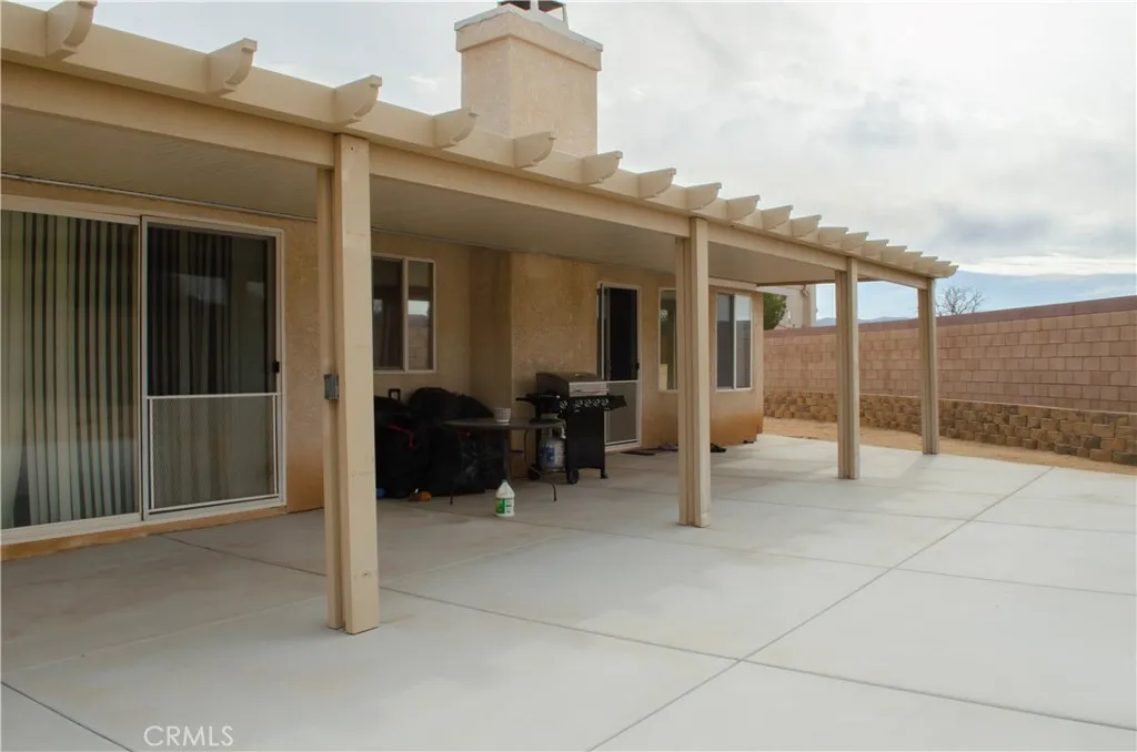 13250 Ivanpah Road, Apple Valley, California 92308 home-pic-3