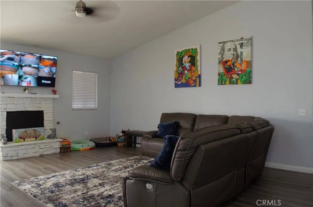 13250 Ivanpah Road, Apple Valley, California 92308 home-pic-14