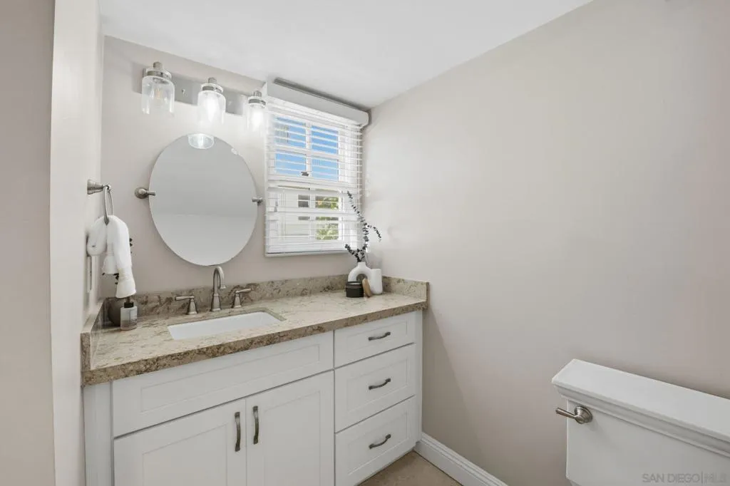 868 A Ave, Coronado, California 92118 home-pic-16