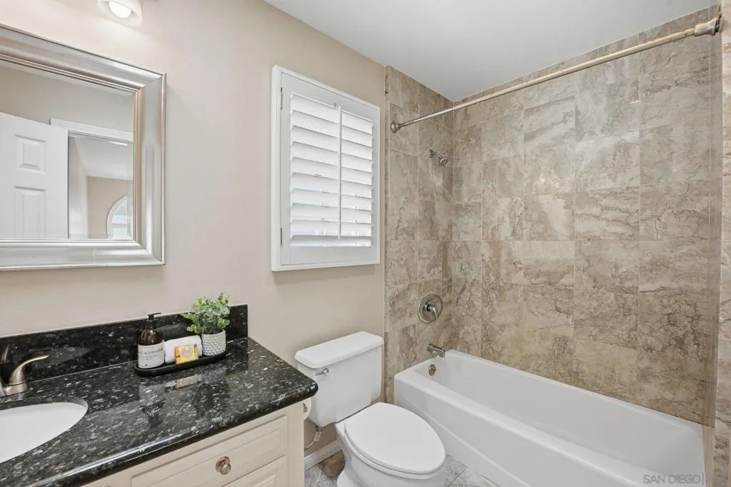 868 A Ave, Coronado, California 92118 home-pic-22