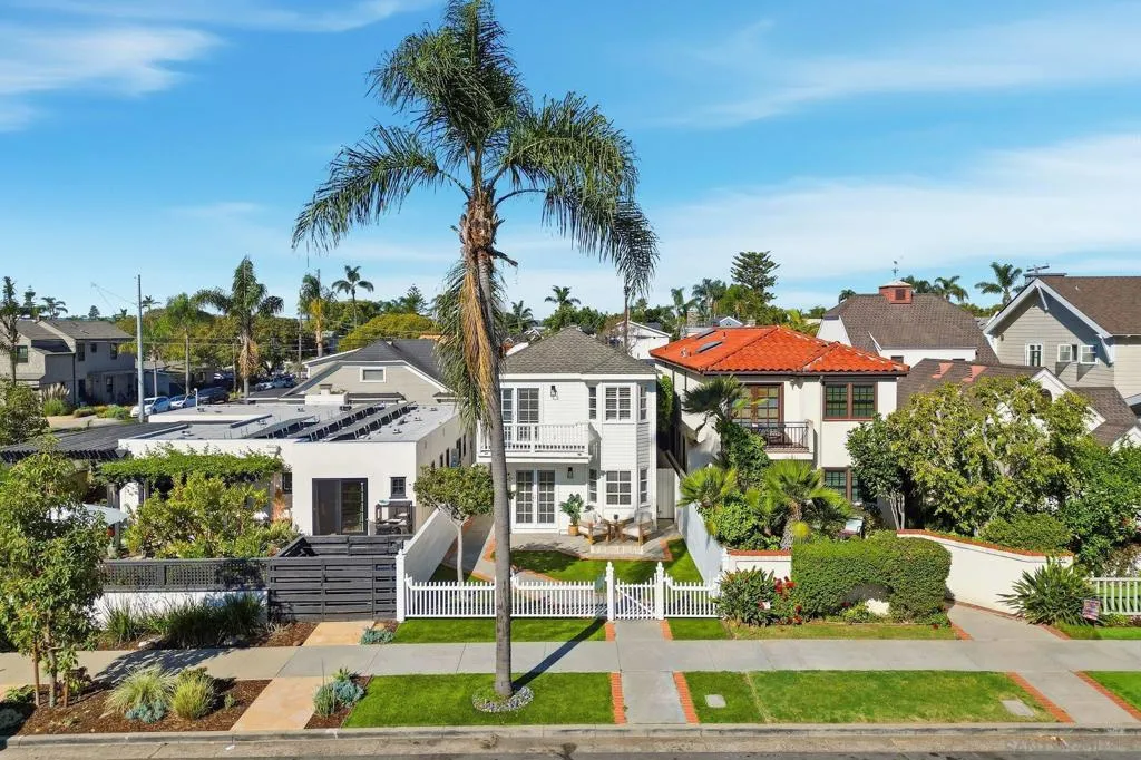 868 A Ave, Coronado, California 92118 home-pic-37