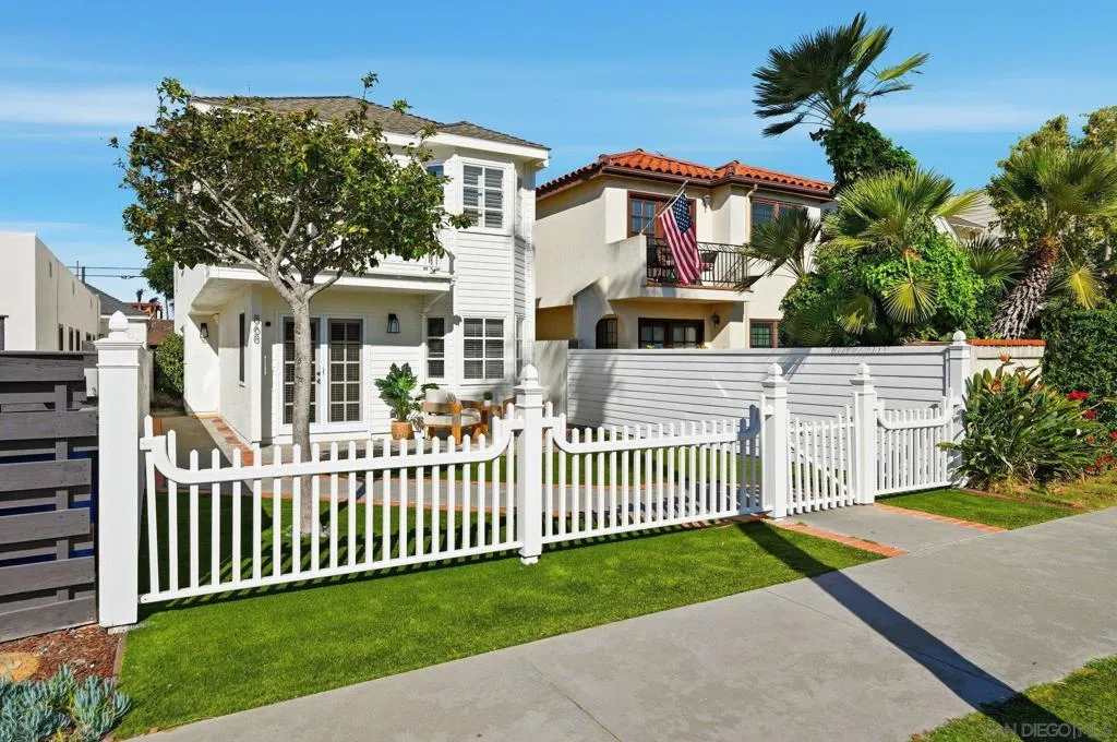868 A Ave, Coronado, California 92118 home-pic-35