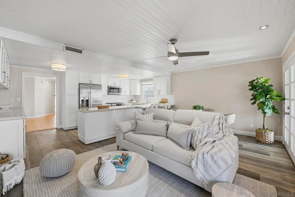 868 A Ave, Coronado, California 92118 home-pic-10