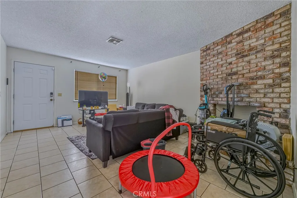 147 W Alexander, Merced, California 95348 home-pic-13