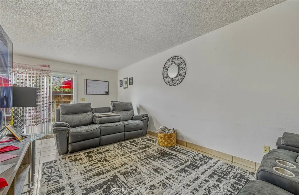 147 W Alexander, Merced, California 95348 home-pic-43
