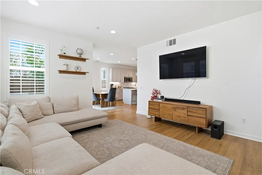 944 Tesla, Costa Mesa, California 92626 home-pic-16