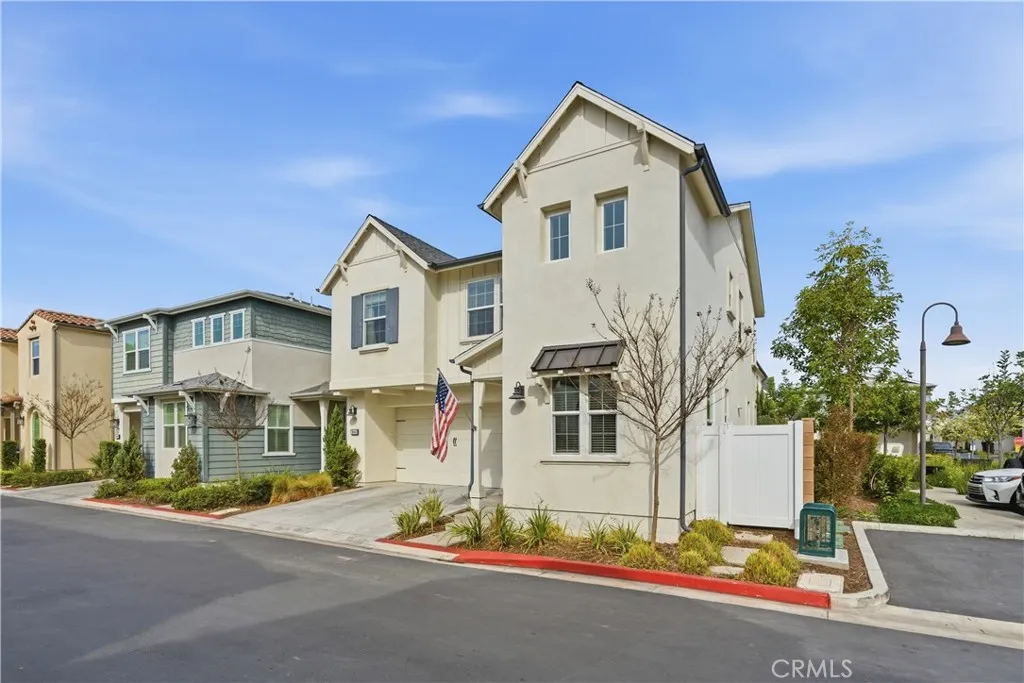 944 Tesla, Costa Mesa, California 92626 home-pic-2