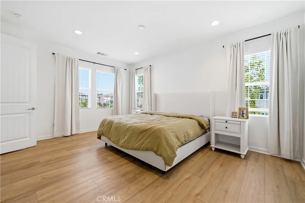 944 Tesla, Costa Mesa, California 92626 home-pic-28