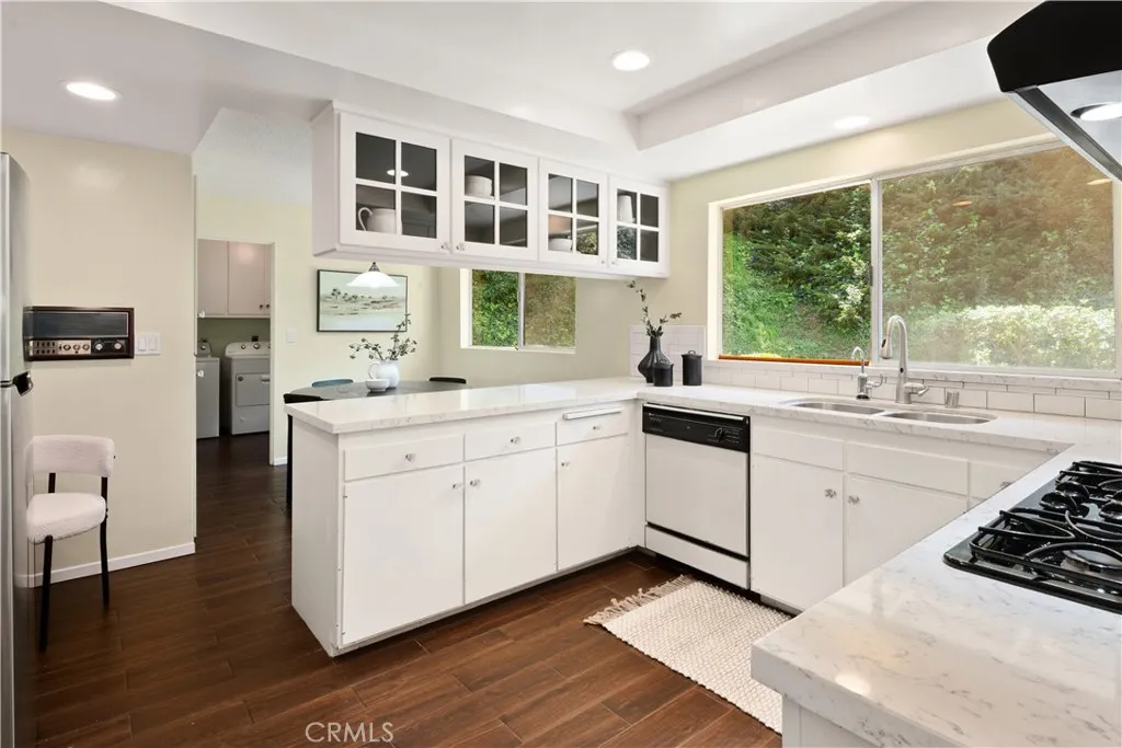 1309 Via Cataluna, Palos Verdes Estates, California 90274 home-pic-7