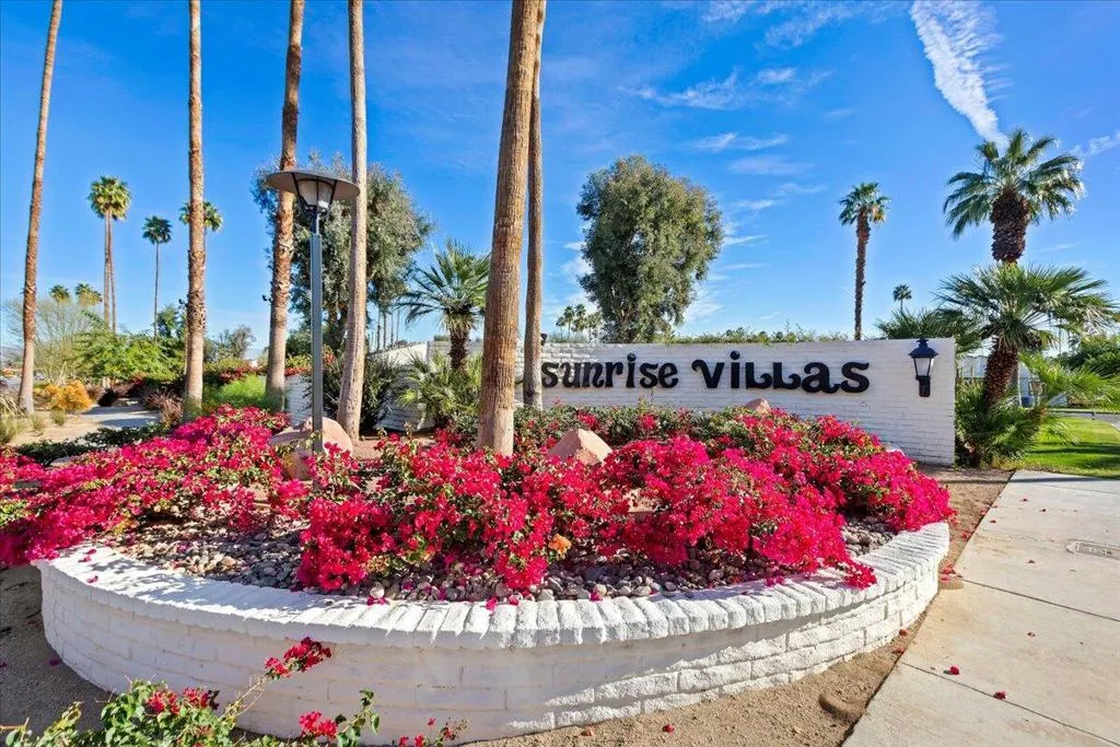1711 Grand Bahama Drive W, Palm Springs, California 92264 home-pic-1