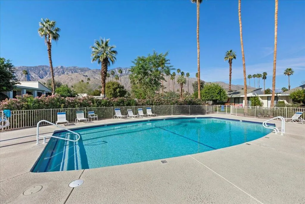 1711 Grand Bahama Drive W, Palm Springs, California 92264 home-pic-35