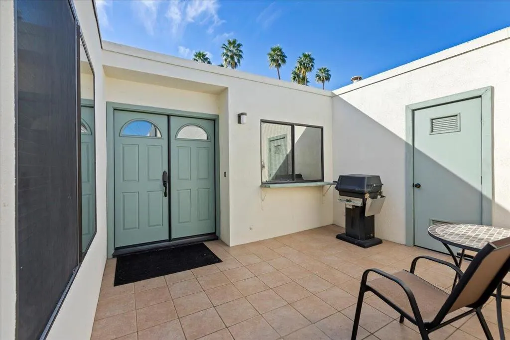 1711 Grand Bahama Drive W, Palm Springs, California 92264 home-pic-4