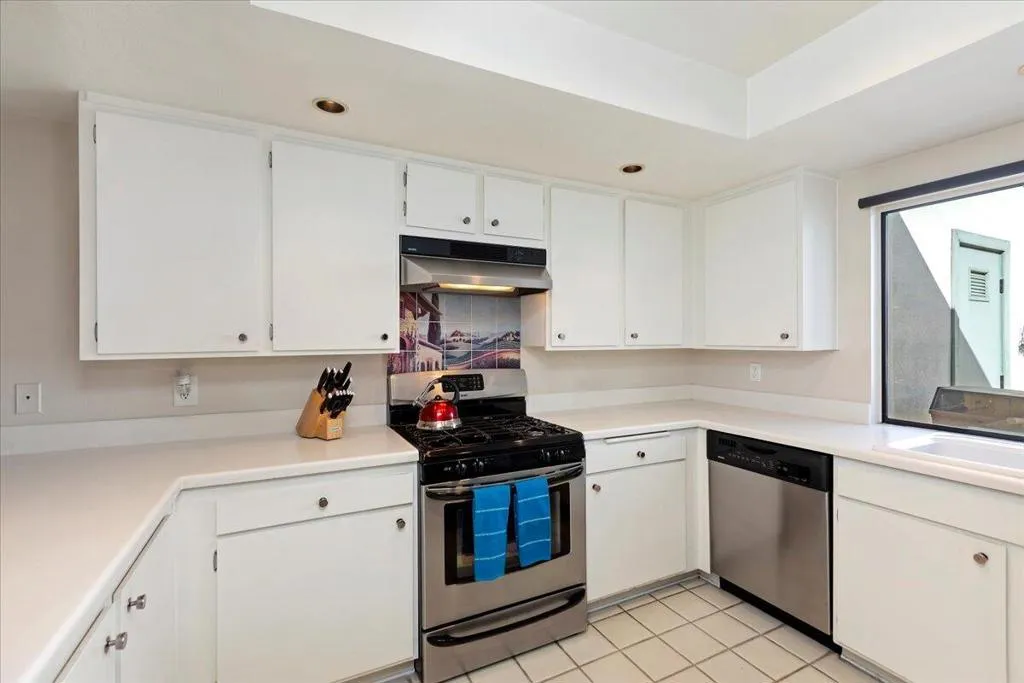 1711 Grand Bahama Drive W, Palm Springs, California 92264 home-pic-8