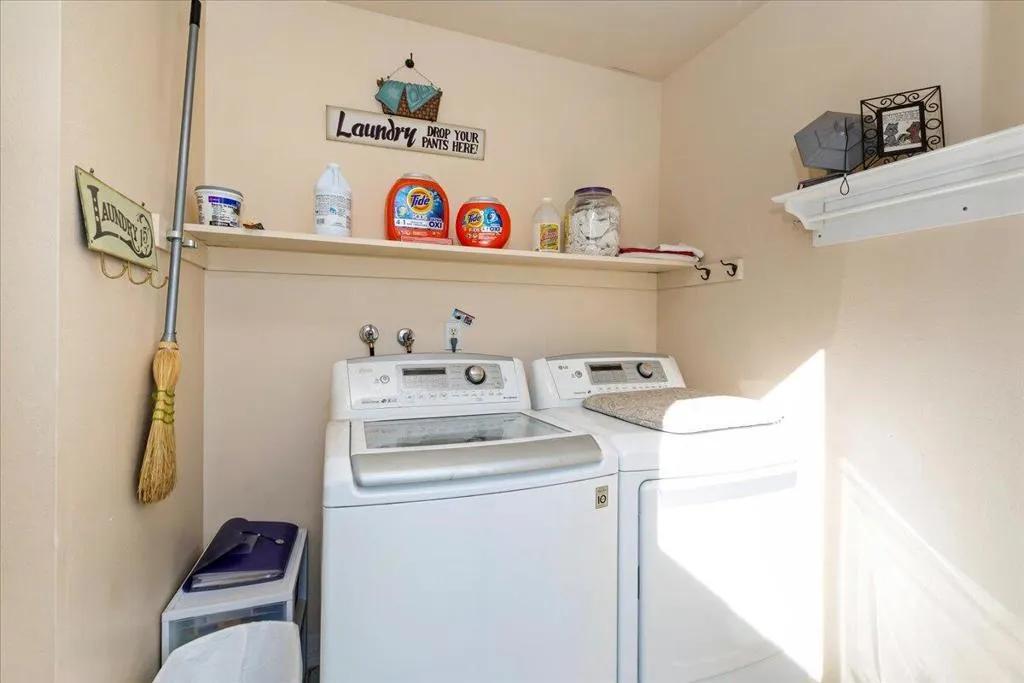 1711 Grand Bahama Drive W, Palm Springs, California 92264 home-pic-33