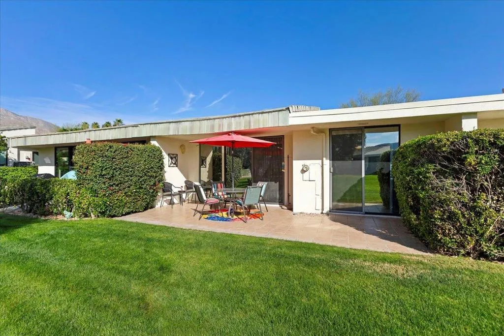 1711 Grand Bahama Drive W, Palm Springs, California 92264 home-pic-32