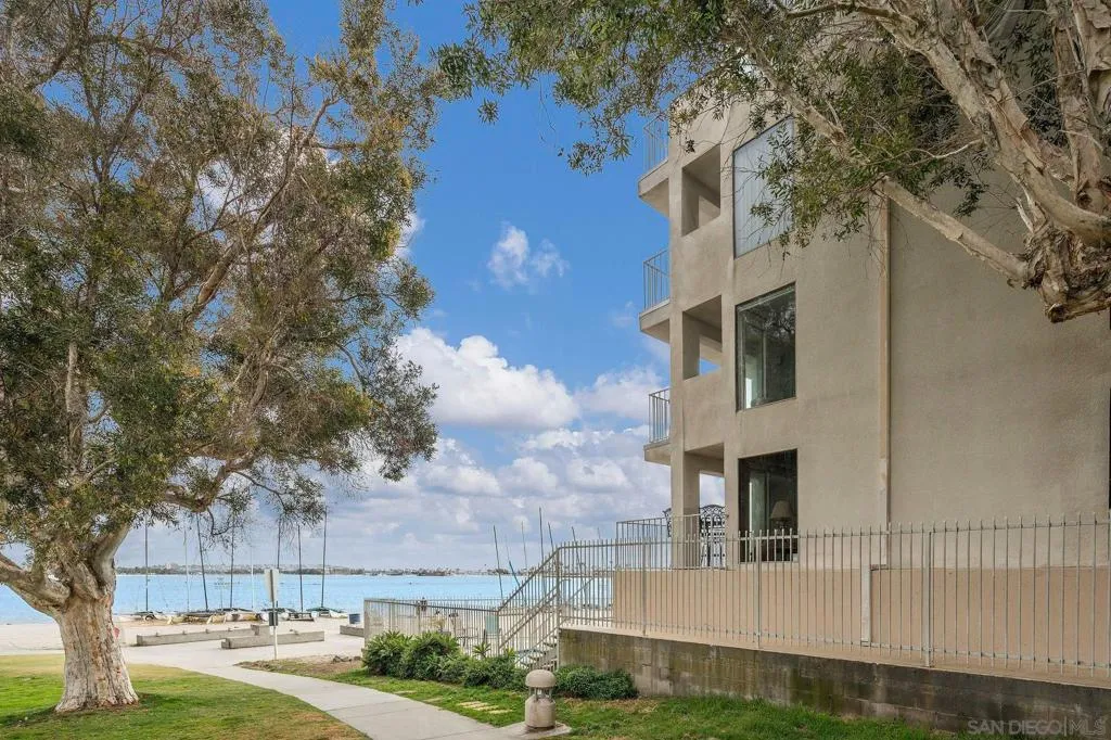 1251 Parker Pl 2d, San Diego, California 92109 home-pic-47