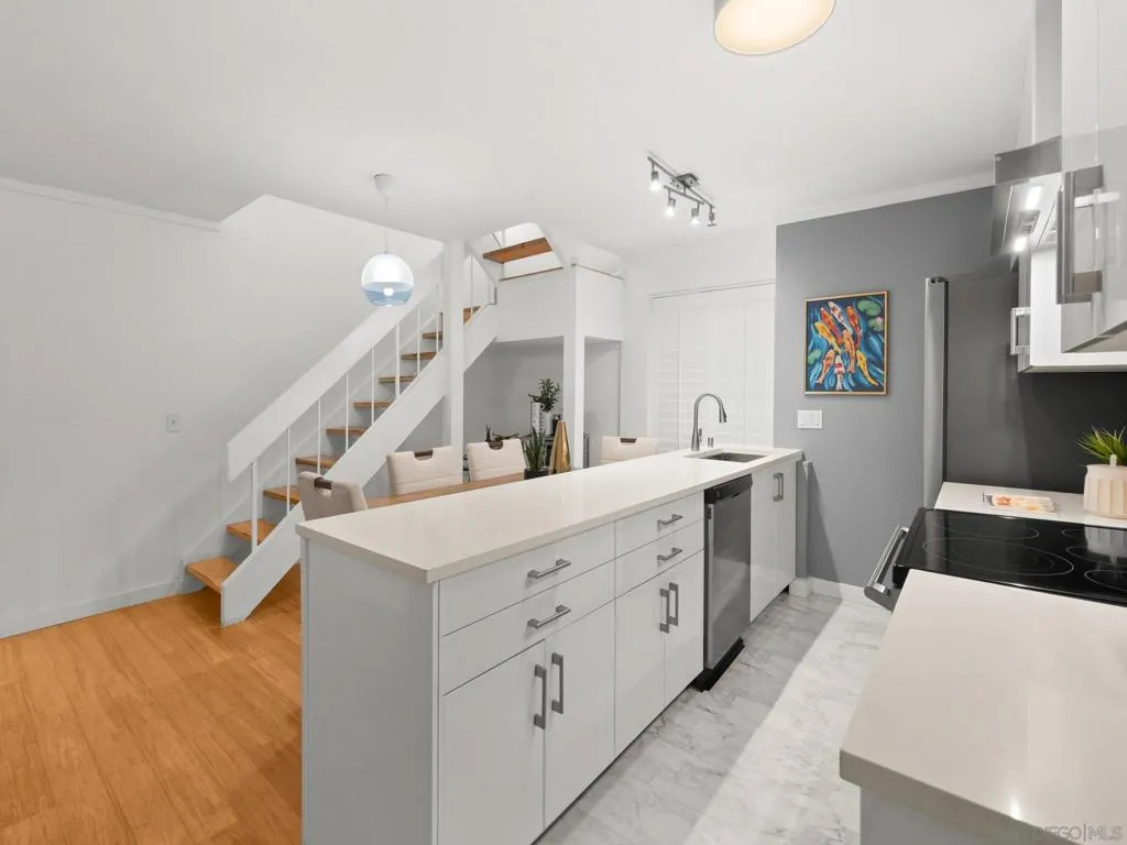1251 Parker Pl 2d, San Diego, California 92109 home-pic-21