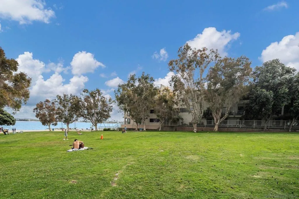 1251 Parker Pl 2d, San Diego, California 92109 home-pic-49