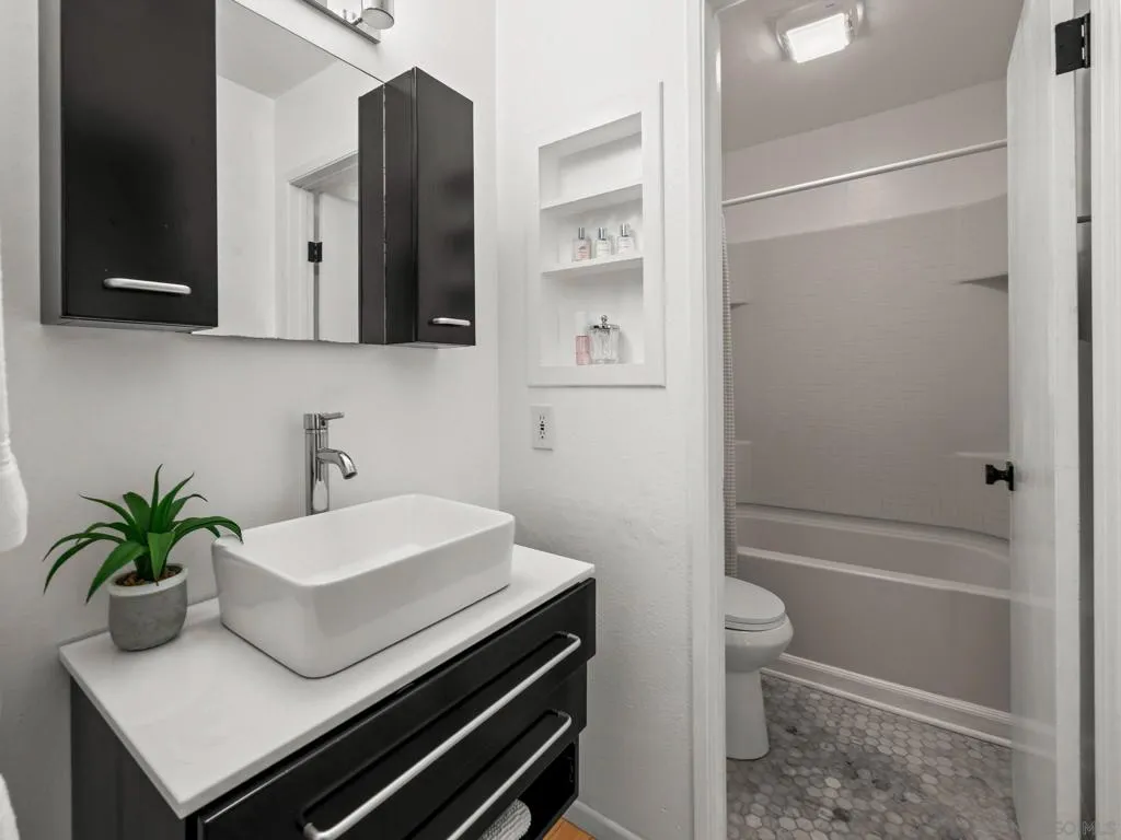 1251 Parker Pl 2d, San Diego, California 92109 home-pic-27