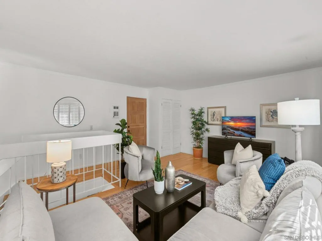 1251 Parker Pl 2d, San Diego, California 92109 home-pic-8